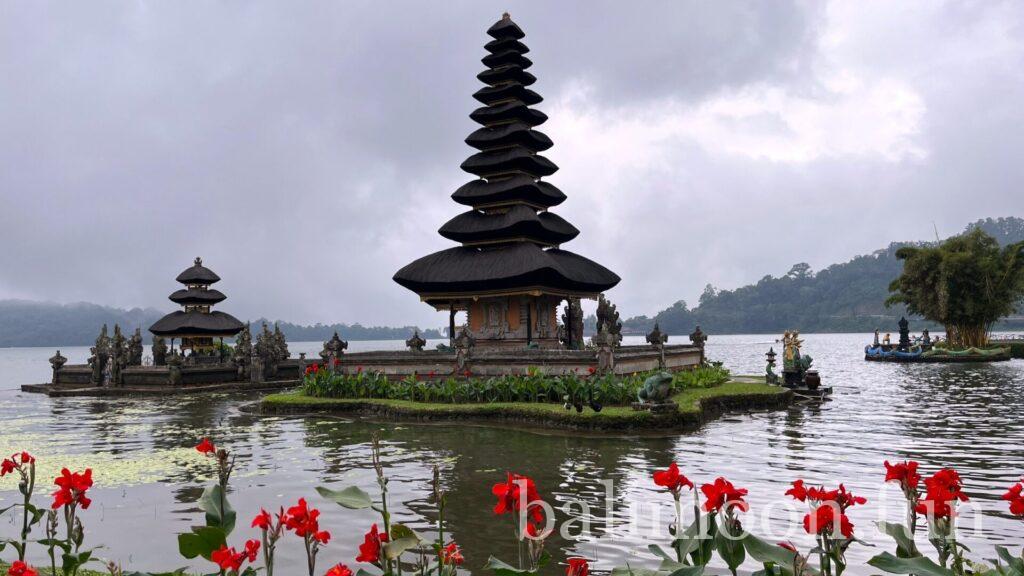 ウルン・ダヌ・ブラタン寺院